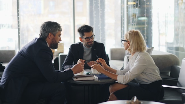 Trouver des clients sur LinkedIn sans prospecter
